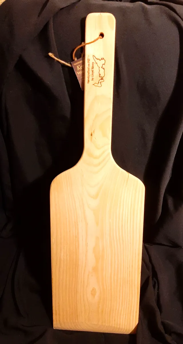 7.5″ Wide Pine Pizza Peel by Kerry Woodworking