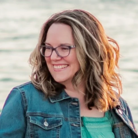 Lindsay Bromley of Lindsay Bromley Pottery