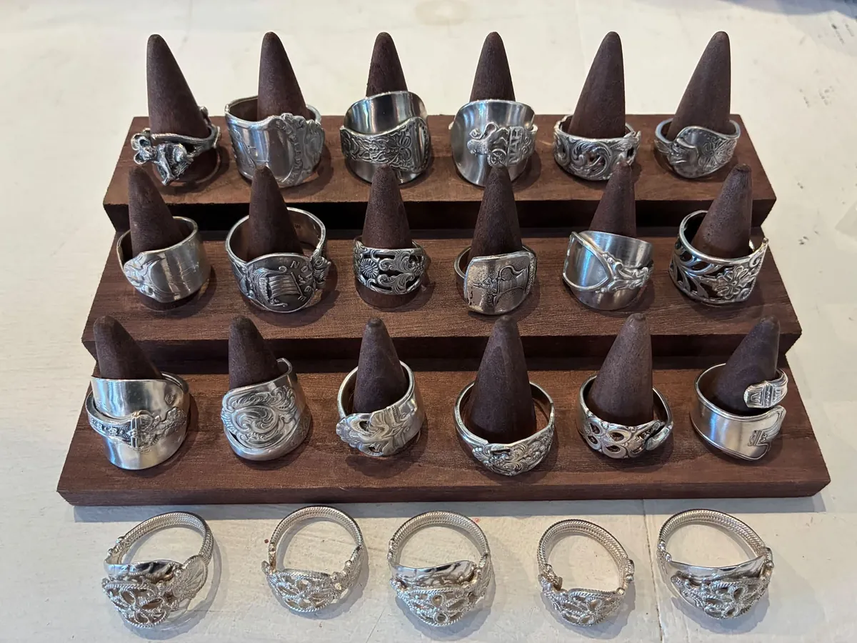 Ring display by Vintage Curve